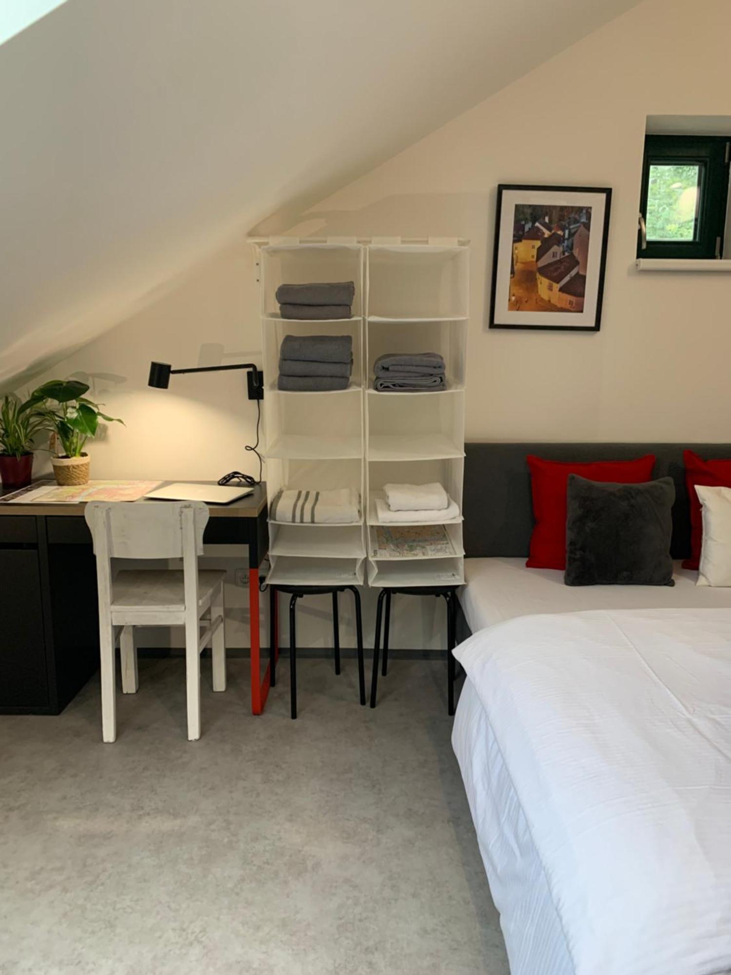 Cozy Friendly Place With Free Parking 布拉格 外观 照片